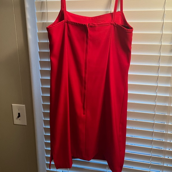 Spaghetti strap red dress - Picture 4 of 7